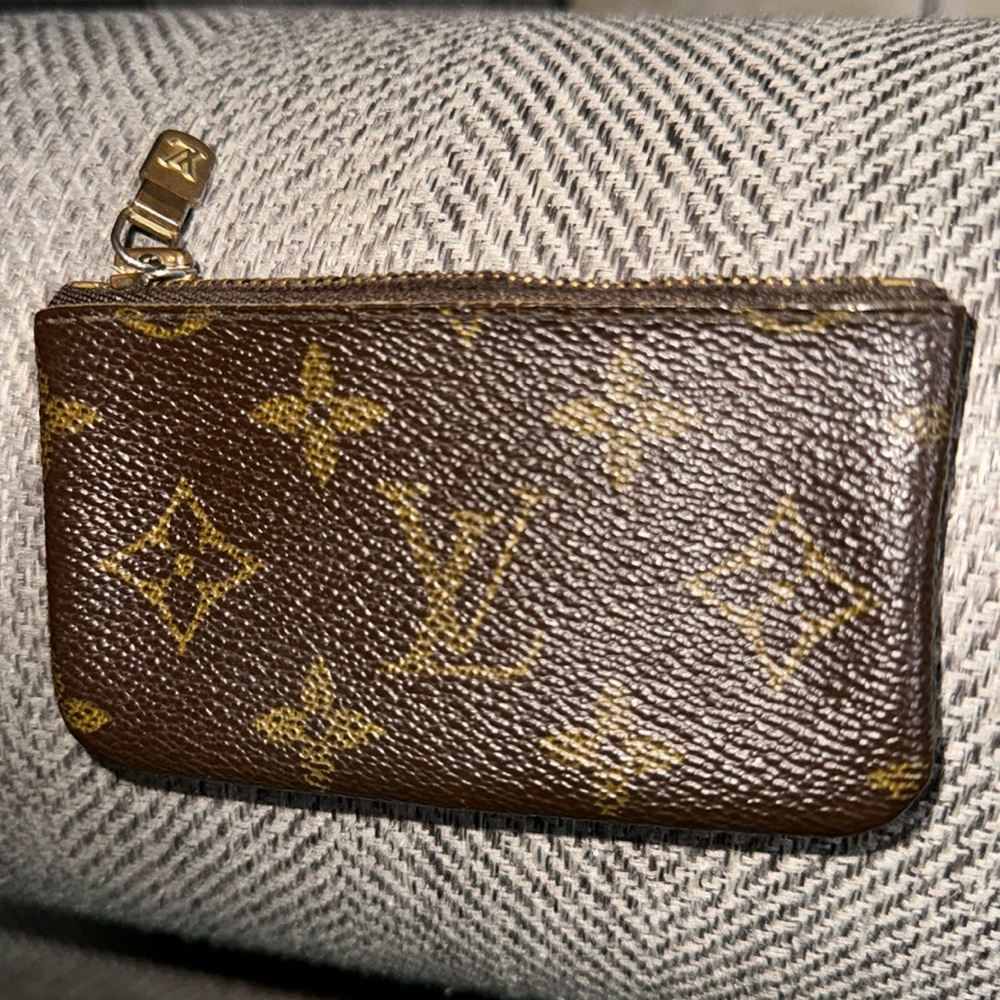 LV key pouch. USED. OFFER ME